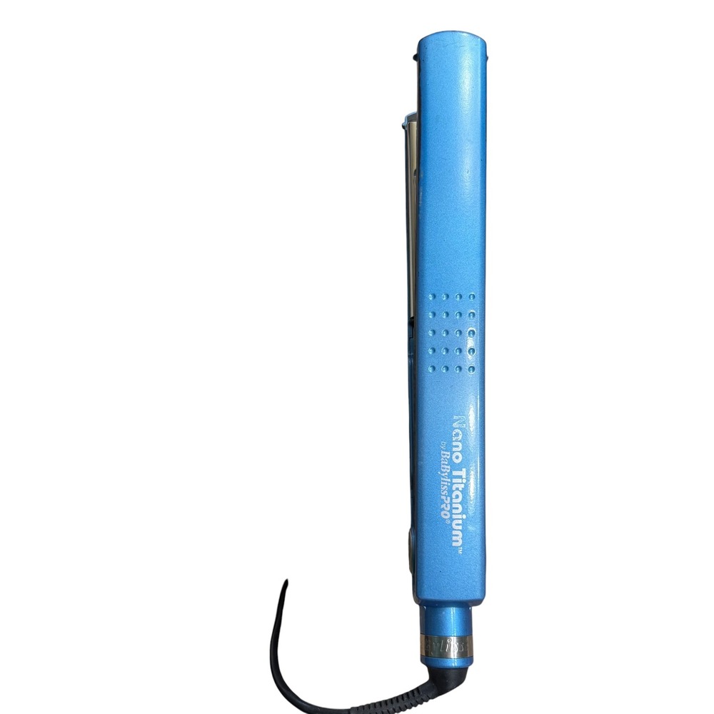 BaBylissPRO Nano Titanium Flat Iron Blue Fair Paint Chipping 1 Inch Plate
